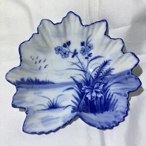 Antique 19th Century English Porcelain Leaf Pickle Dish